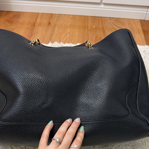 Tory Burch Carson Black Pebbled Leather Tote - Picture 4 of 10